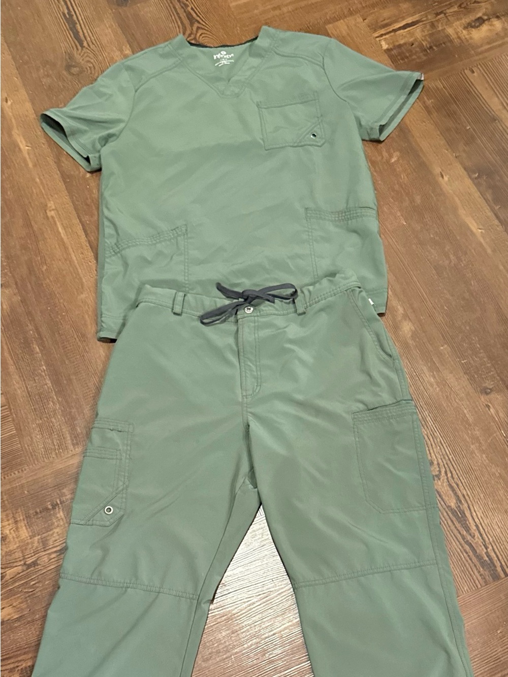 Sage Green Cherokee Infinity L Scrub Set GREAT CONDITION